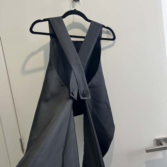 Ink black backless top with train - size small - Picture 3 of 3